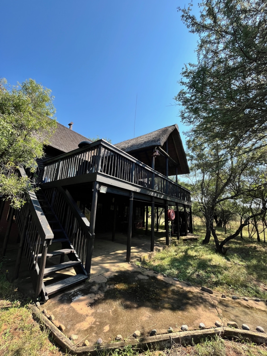 5 Bedroom Property for Sale in Vaalkop AH North West